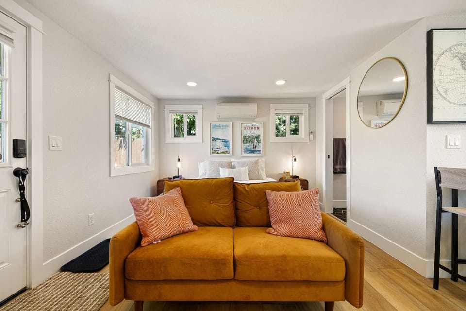 Cozy Casita - Minutes to Autzen & Downtown home House in Eugene