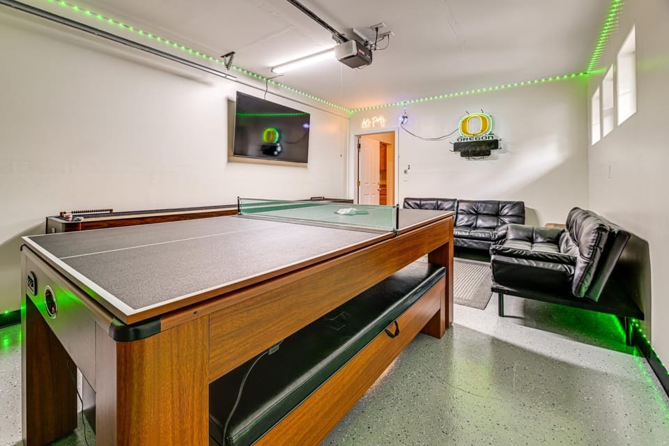 Patio & Game Room! Cozy Studio Near Oregon Caves Apartment in Oregon