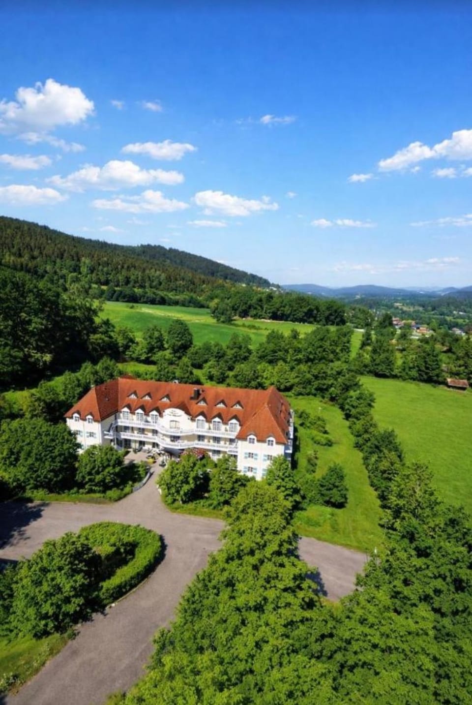 Aktiv-Card - In Villa - Sauna - Garten mit Rehgehege - Terrasse - Frühstück - Blick ins Grüne - SKI - Arber - Osser - Lindners Hideaways - Gutshof Pine Retreat Apartment in Bavaria