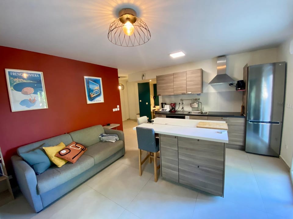 Kitchen or kitchenette, Living room, Dining area