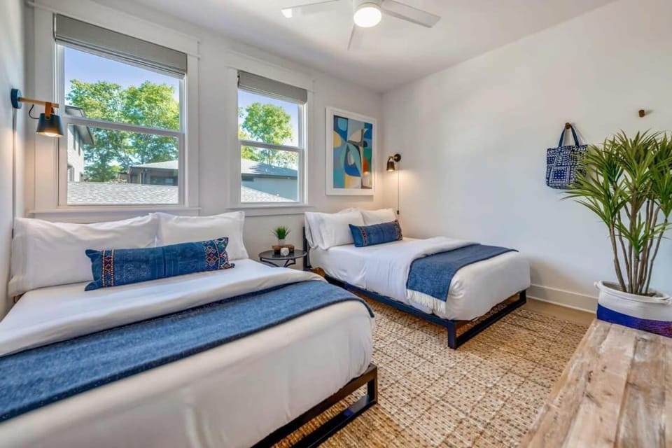 Beautiful Luxury Renovation 5 minutes to Downtown House in East Nashville