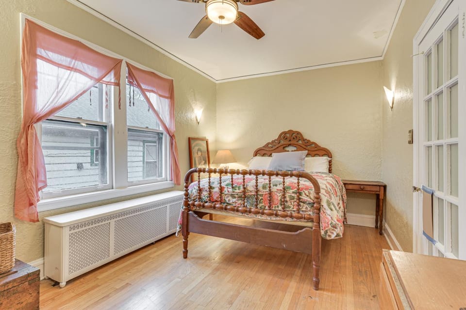 Historic 1930s Retreat! Walk to Wicker Park House in Bucktown