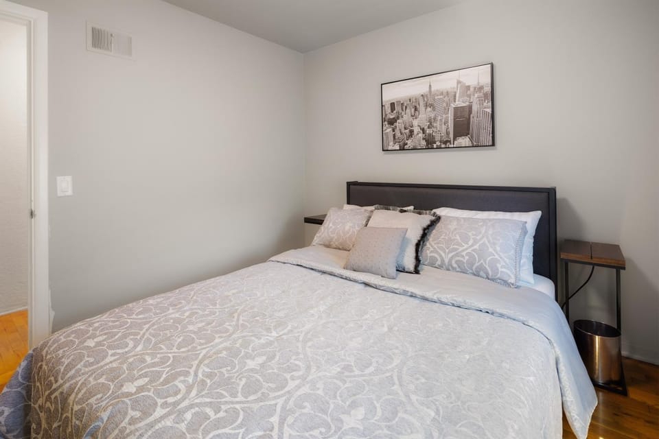 The Mixture - Hot Tub, Fire Pit & Covered Outdoor Dining home House in Eugene