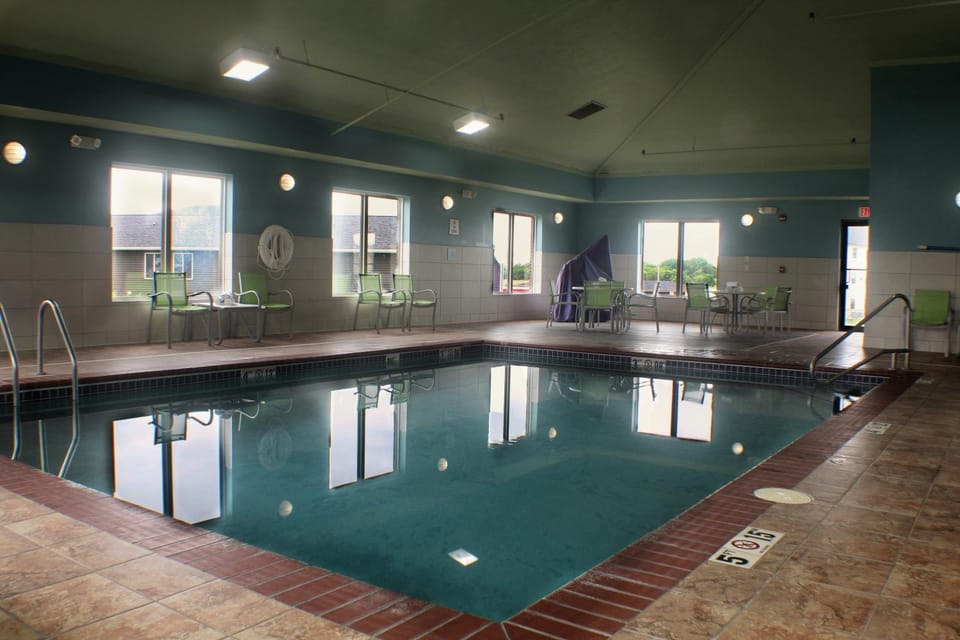 Swimming pool