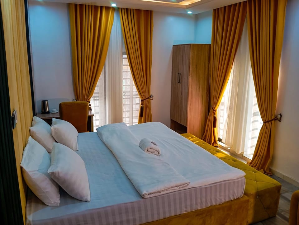 Bed, Bedroom, towels, wardrobe