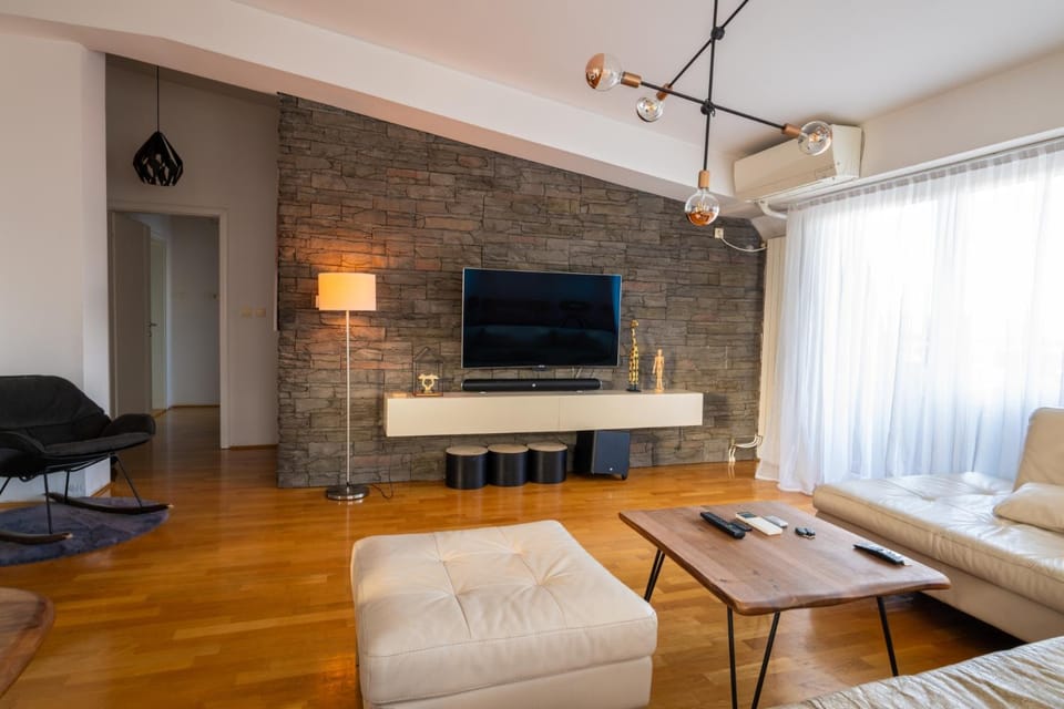 Living room, Entertainment