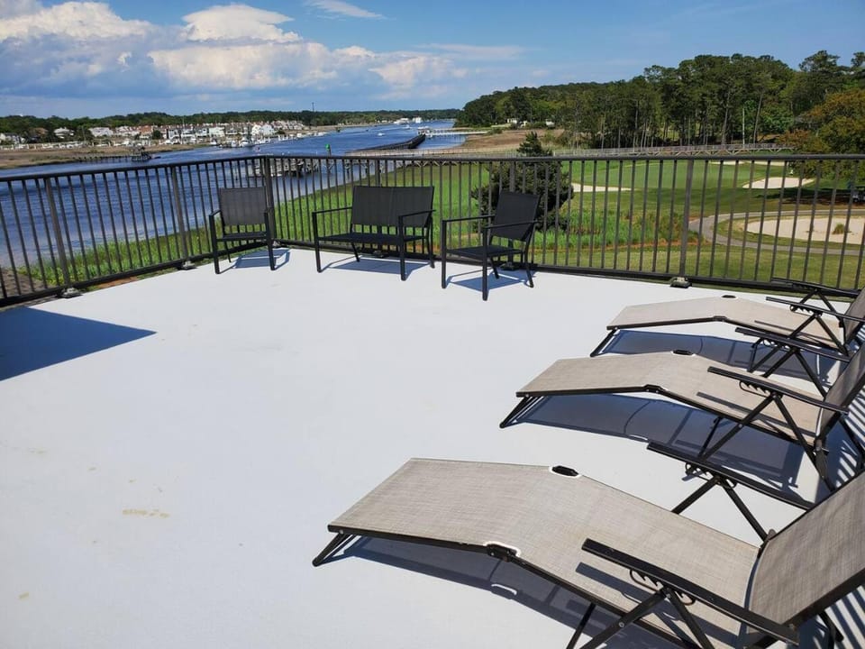 Patio, View (from property/room), Balcony/Terrace, Sea view, sunbed