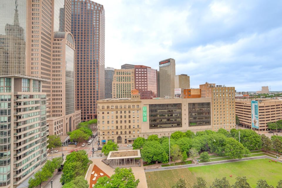 Walkable Dallas Unit Near Deep Ellum, Pets Welcome House in Dallas