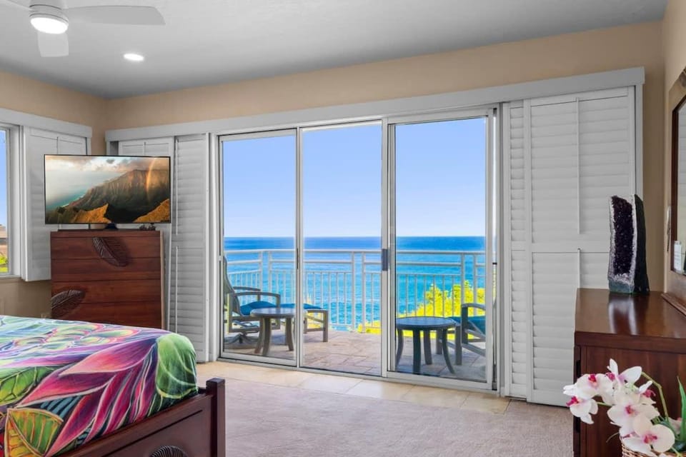 NEW Sunset Cove Hale Breathtaking View Pool AC House in Princeville