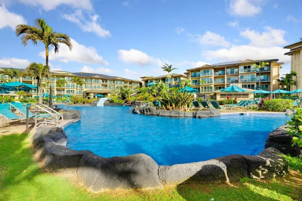 Waipouli G203 Beachfront Resort Pool Slides & AC House in Kauai