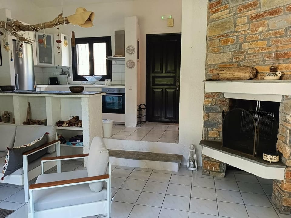 Living room, kitchen