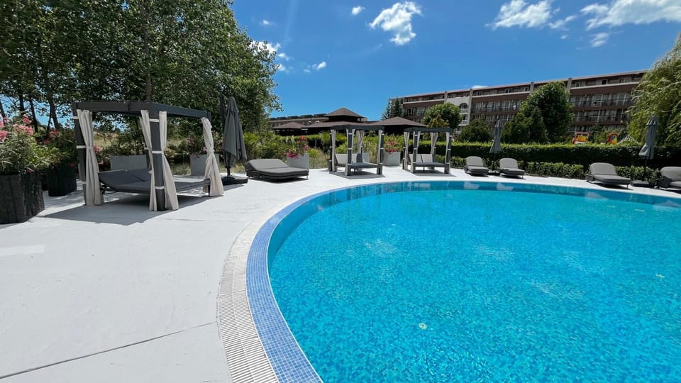 Modern Apartment near Cacao Beach, Pool - balcony 4 Guests Apartment in Sunny Beach