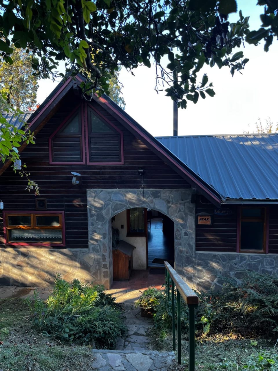 Property building, Facade/entrance, Day