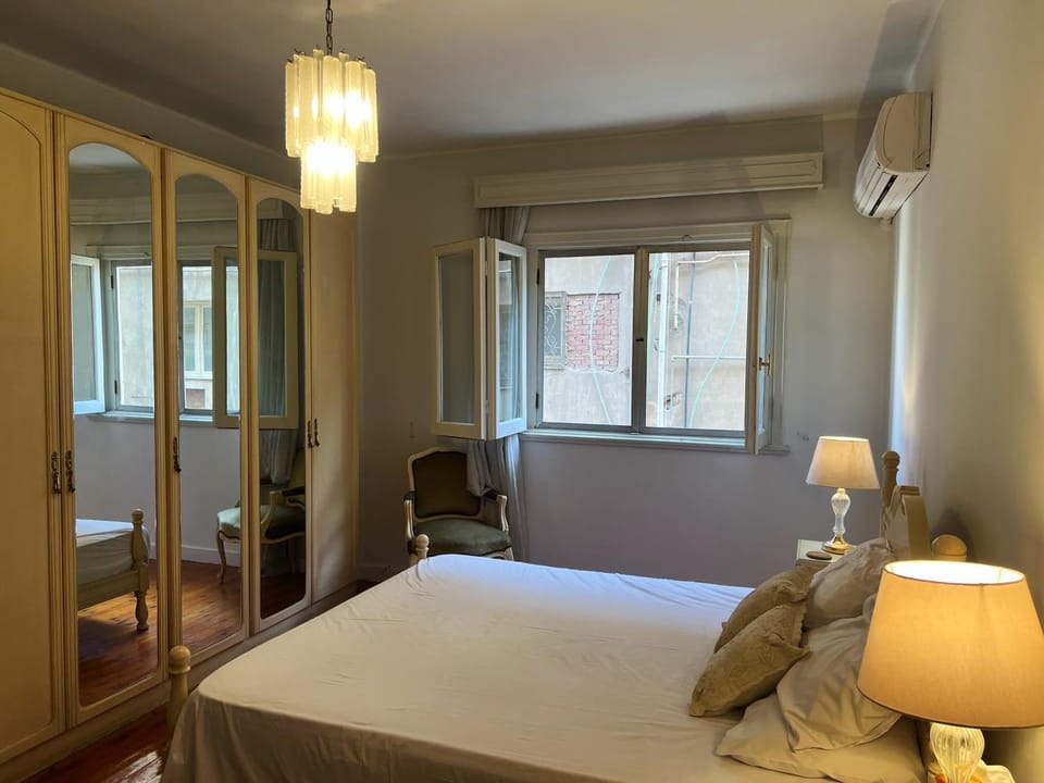 Bed, TV and multimedia, Bedroom, wardrobe