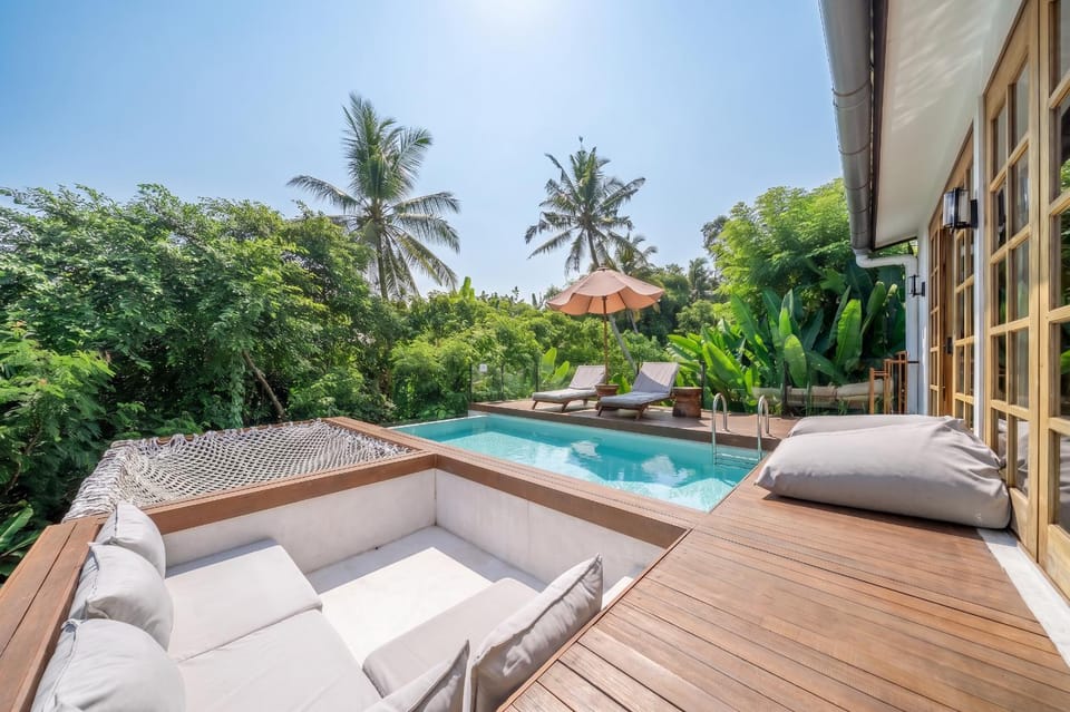 Patio, Seating area, Swimming pool, sunbed