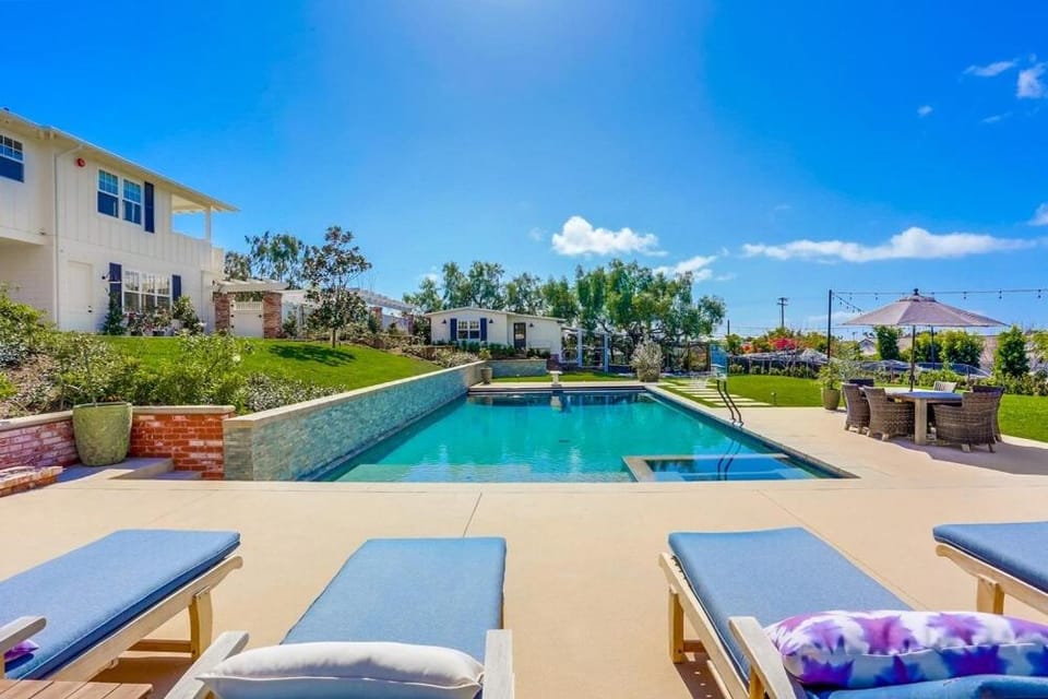 Private Resort with Pool, Pickleball Court & Outdoor Oasis Villa in Leucadia