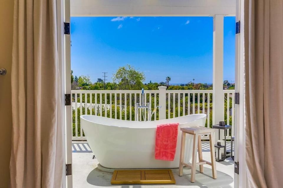 Private Resort with Pool, Pickleball Court & Outdoor Oasis Villa in Leucadia