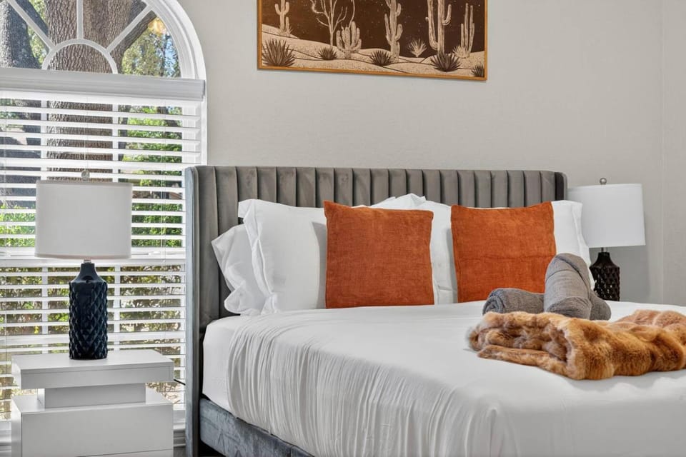 Bed, Bedroom