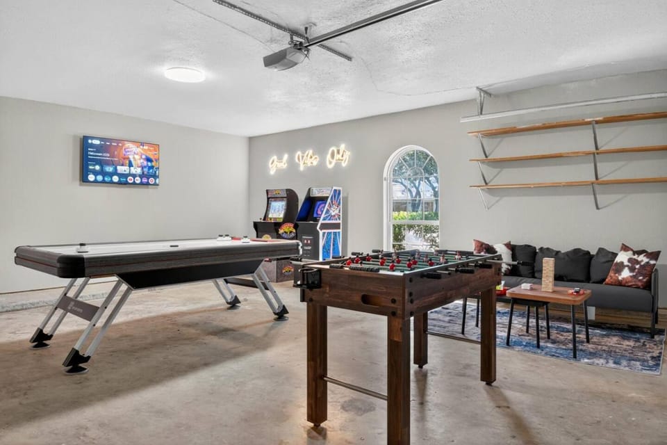 Communal lounge/ TV room, Game Room, Living room