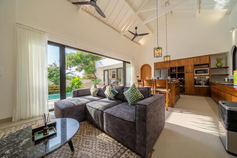 Kitchen or kitchenette, Living room, Dining area