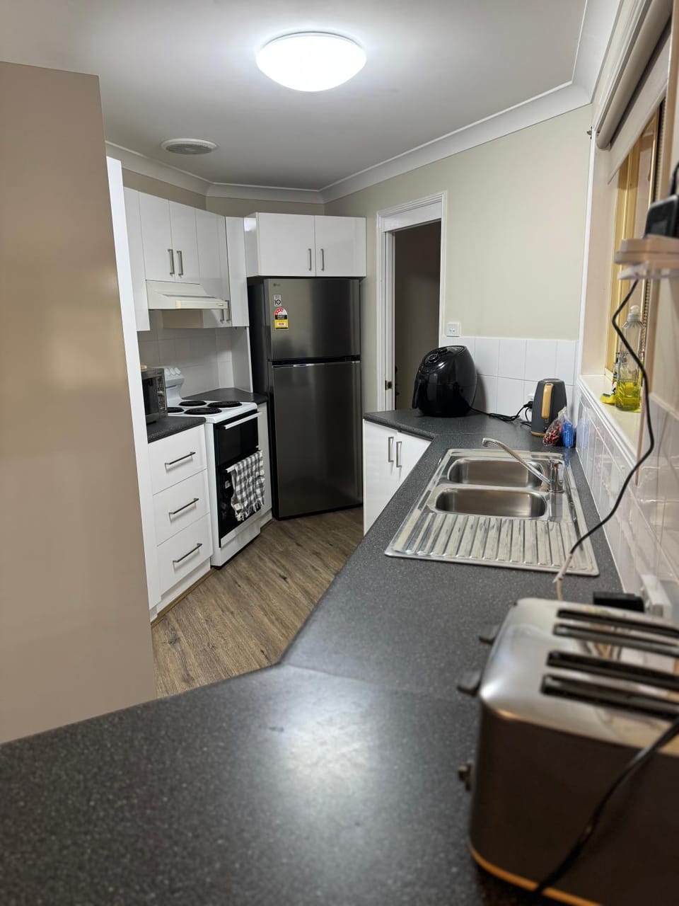 microwave, oven, stove, toaster, kitchen