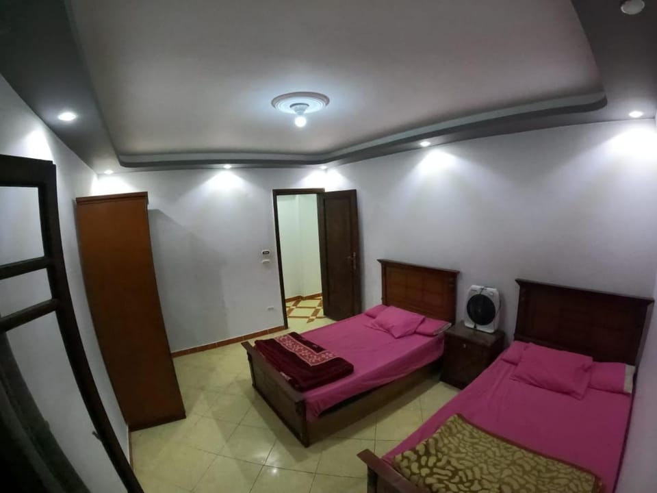 Bed, Living room, Photo of the whole room, Seating area, Bedroom, air conditioner
