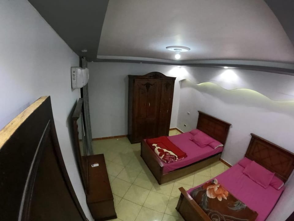 Bed, TV and multimedia, Living room, Photo of the whole room, Seating area, Bedroom, wardrobe