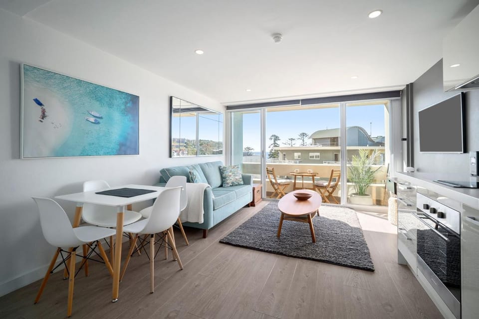 Water View Coastal Loft in Manly Pool Access Apartment in Manly