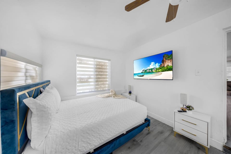 Miami Tree House Renovated Beach Jacuzzi House in Miami