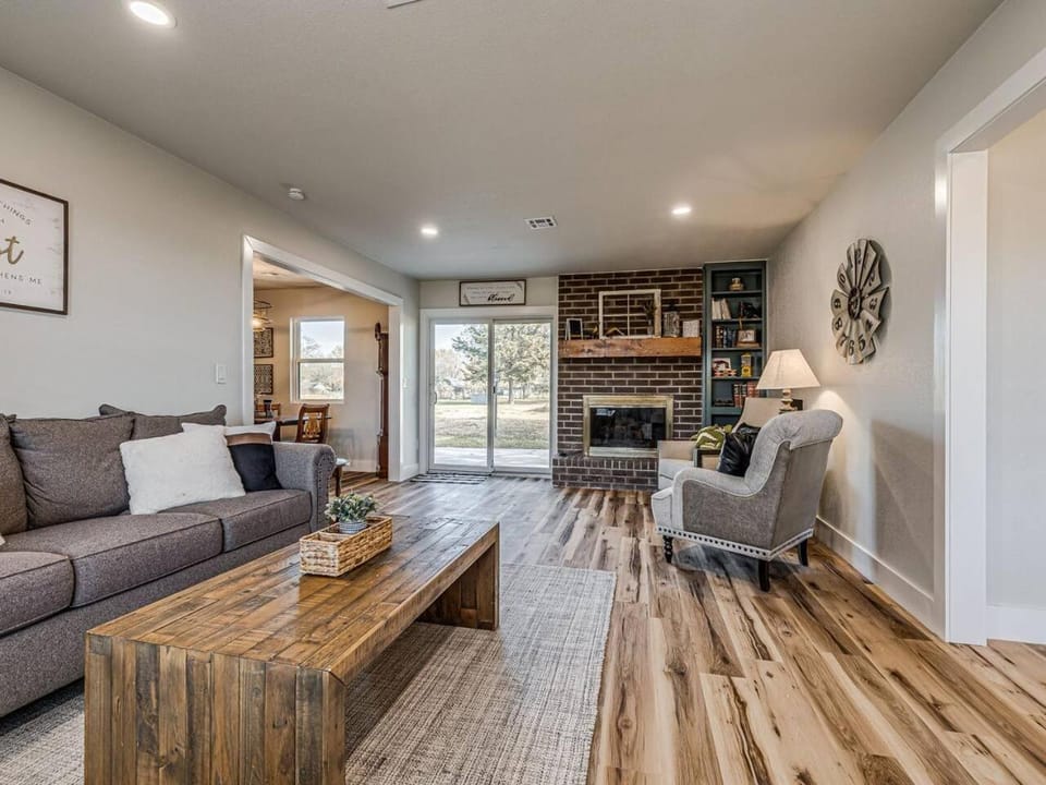 Fabulous 3-bed 2-Bath in Owasso on 3 acres! House in Tulsa