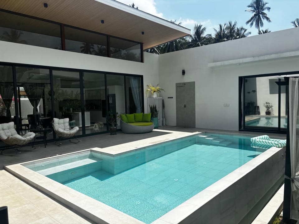 Pool view, Swimming pool