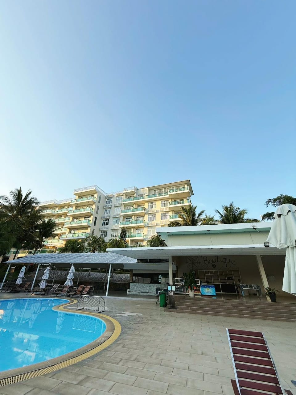 Swimming pool