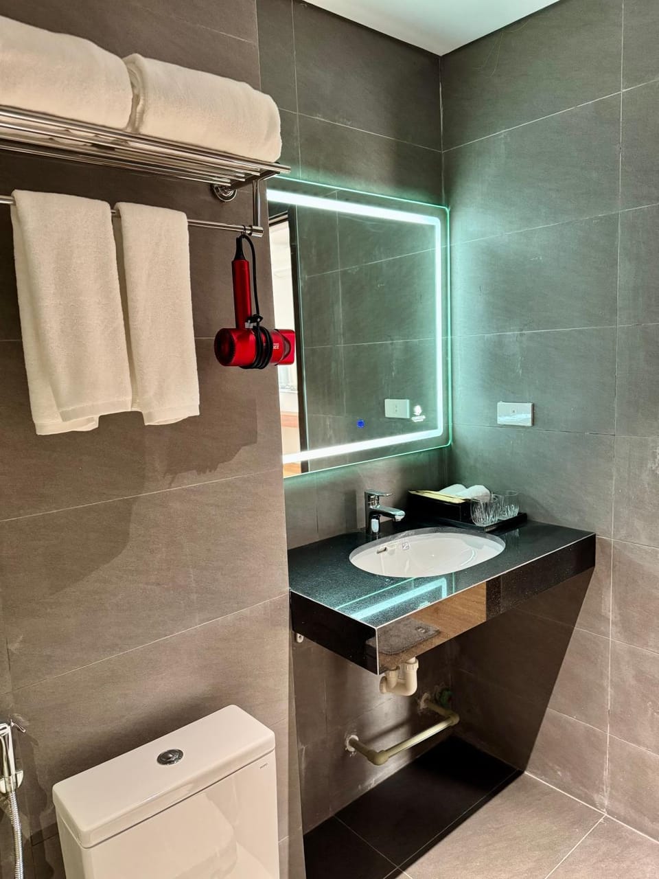 Khách sạn căn hộ Minh Quân 3 Apartment hotel in Vietnam
