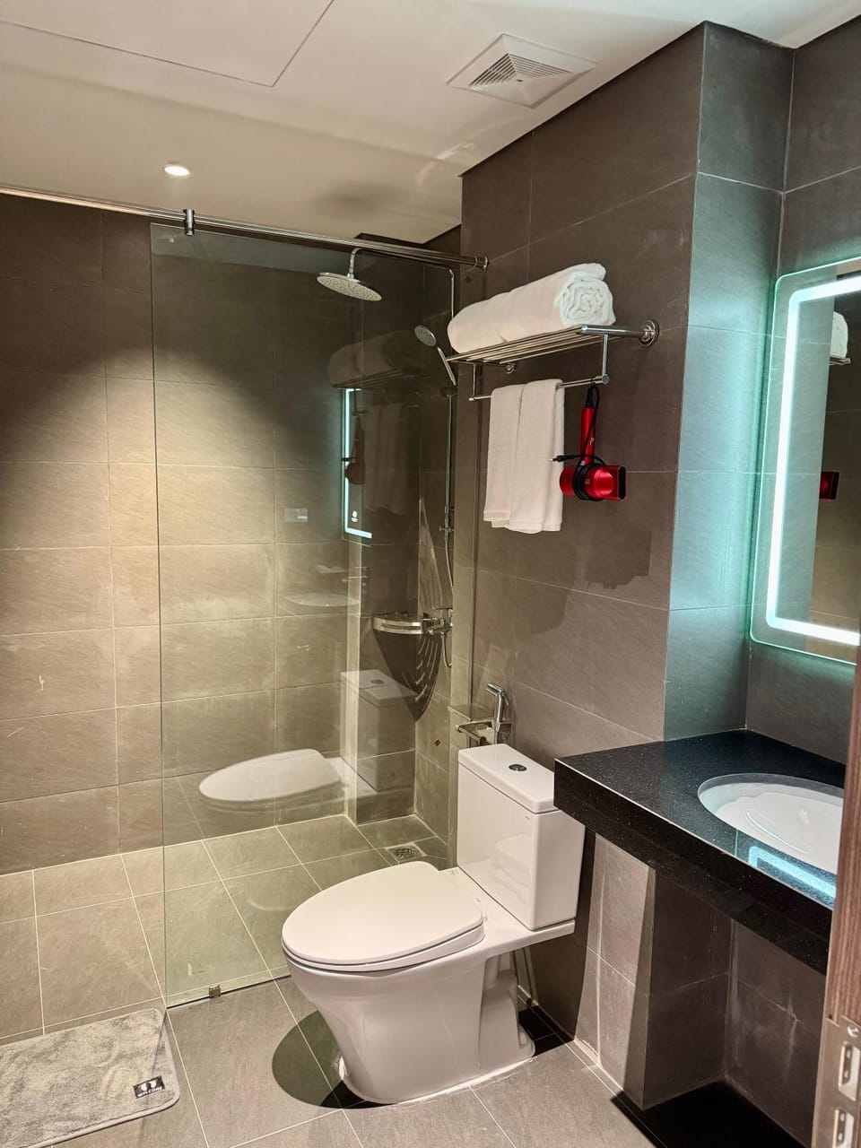 Khách sạn căn hộ Minh Quân 3 Apartment hotel in Vietnam