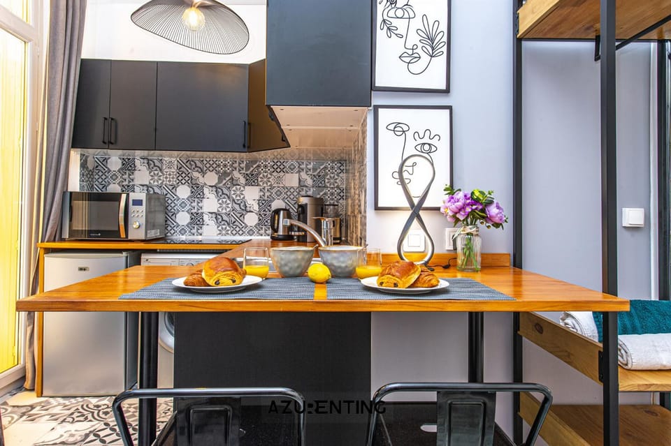 Dining area, kitchen