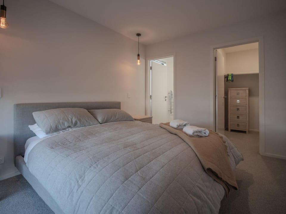 Bathroom, Bedroom