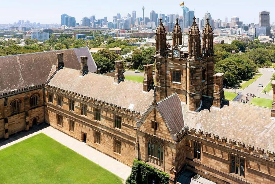 2BR Apt with Parking Walk to ICC & Darling Harbour & CBD & Chinatown Apartment in Sydney