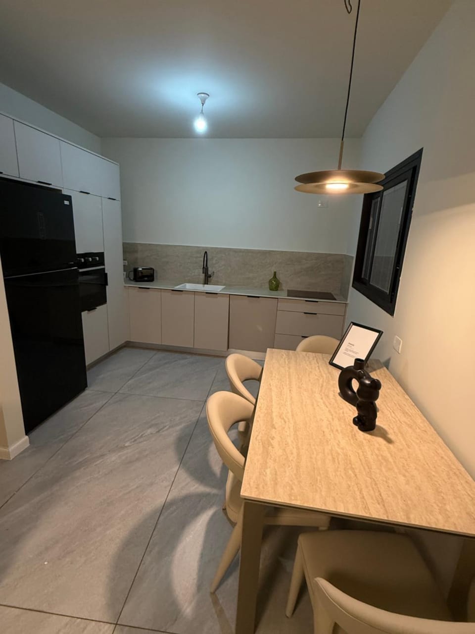 Kitchen or kitchenette, Dining area, oven, stove