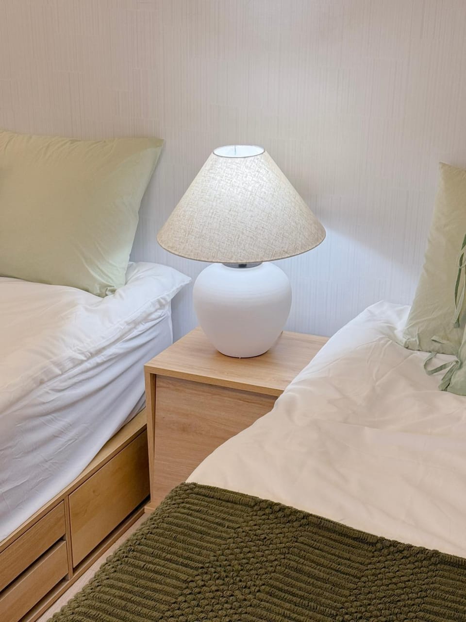 Property building, Bed, Photo of the whole room, Bedroom