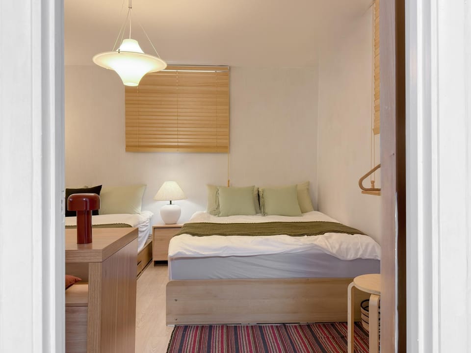 Property building, Bed, Photo of the whole room, Bedroom