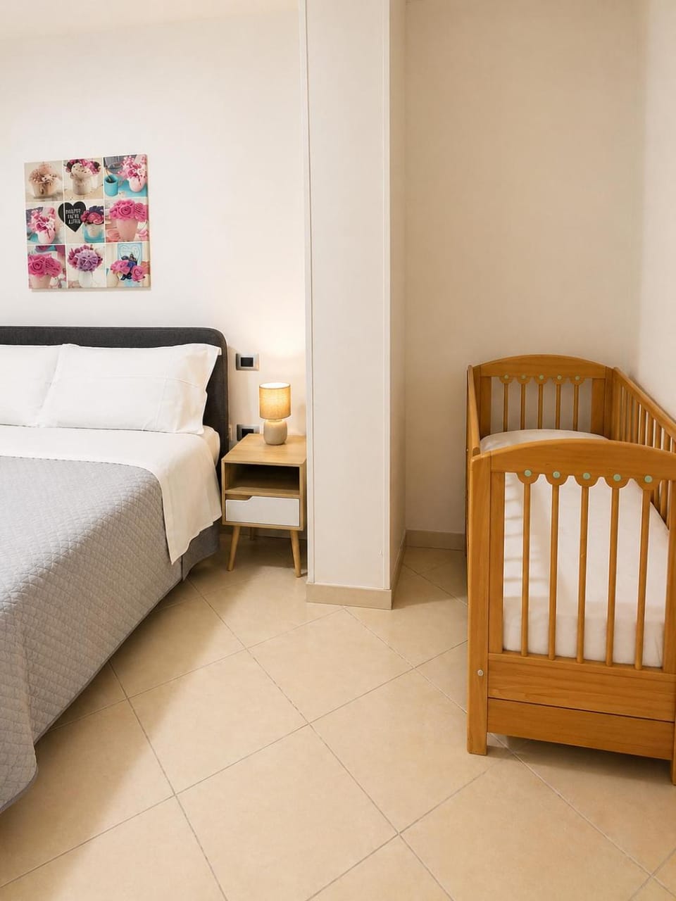 Bed, Photo of the whole room, Bedroom, cot