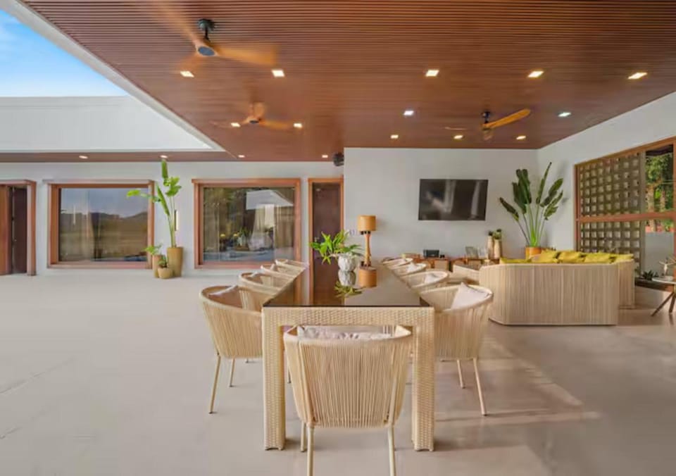 Kitchen or kitchenette, Seating area, kitchen