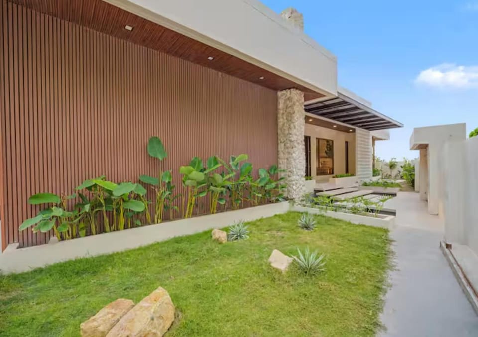 Property building, Garden