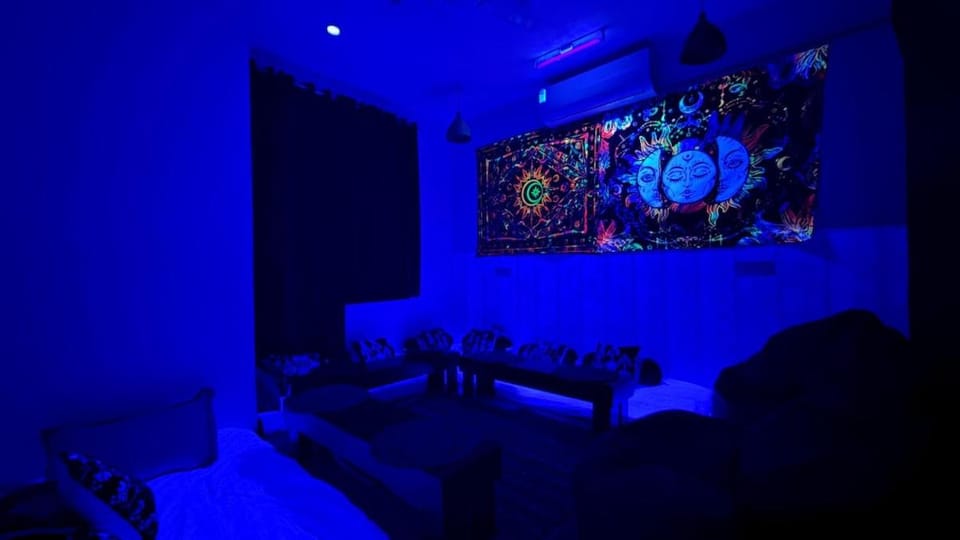 Projector, table tennis, whole house with live music and PS5 House in Chandigarh