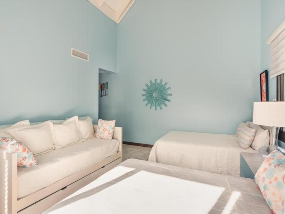Bed, Seating area, Bedroom