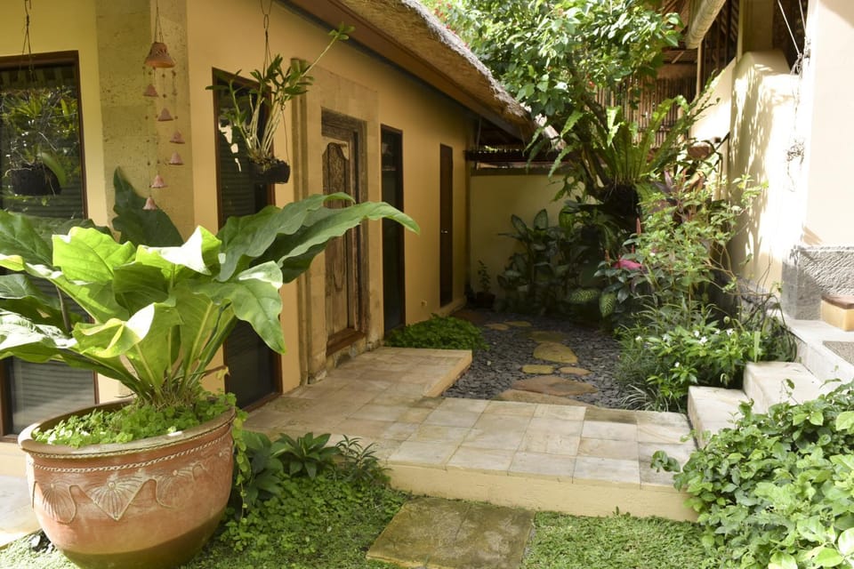 Facade/entrance, Garden, Garden