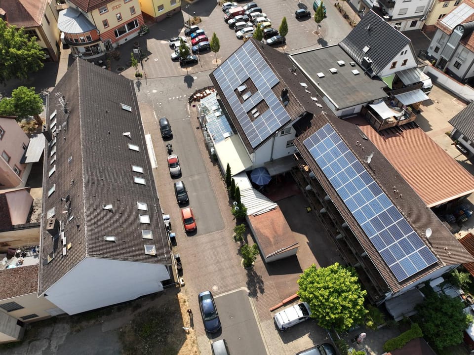 Property building, Day, Neighbourhood, Bird's eye view, Street view, Location, Parking