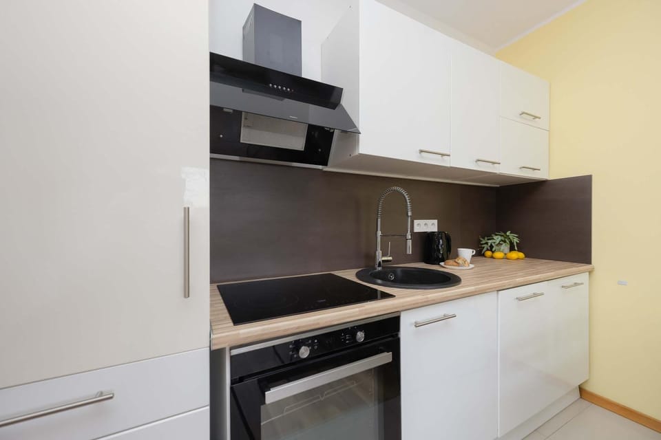 Kitchen or kitchenette, dishwasher, oven, pet friendly, stove