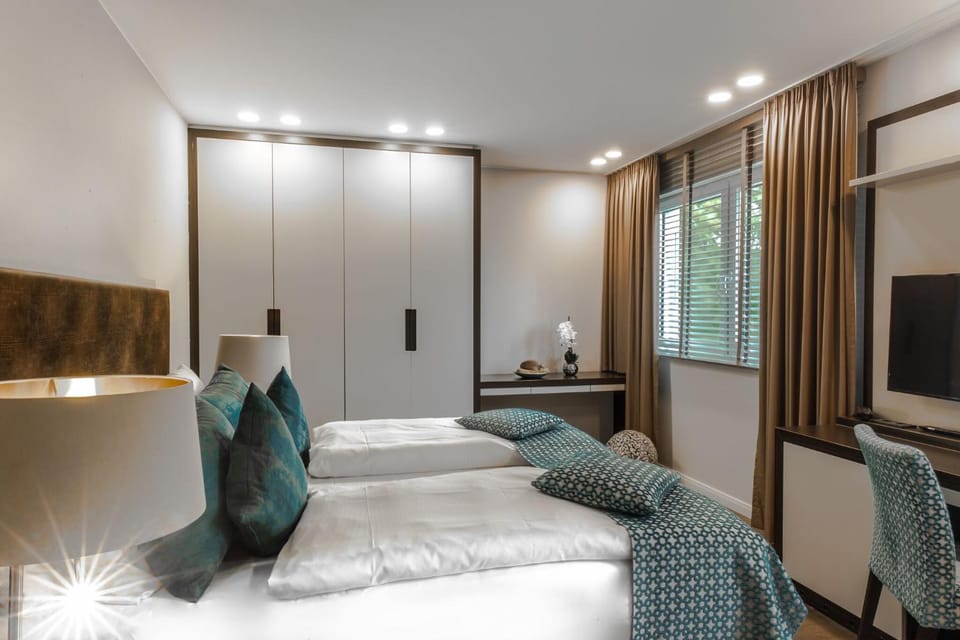 Living room, Bedroom