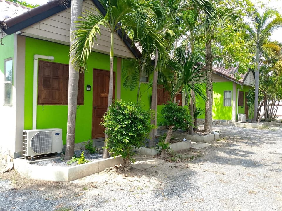 เคียงนารีสอร์ทแอนคาเฟ่ Resort in Thailand
